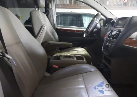 2015 Chrysler Town & Country Touring from USA, damaged, VIN 2C4RC1BG7FR654894